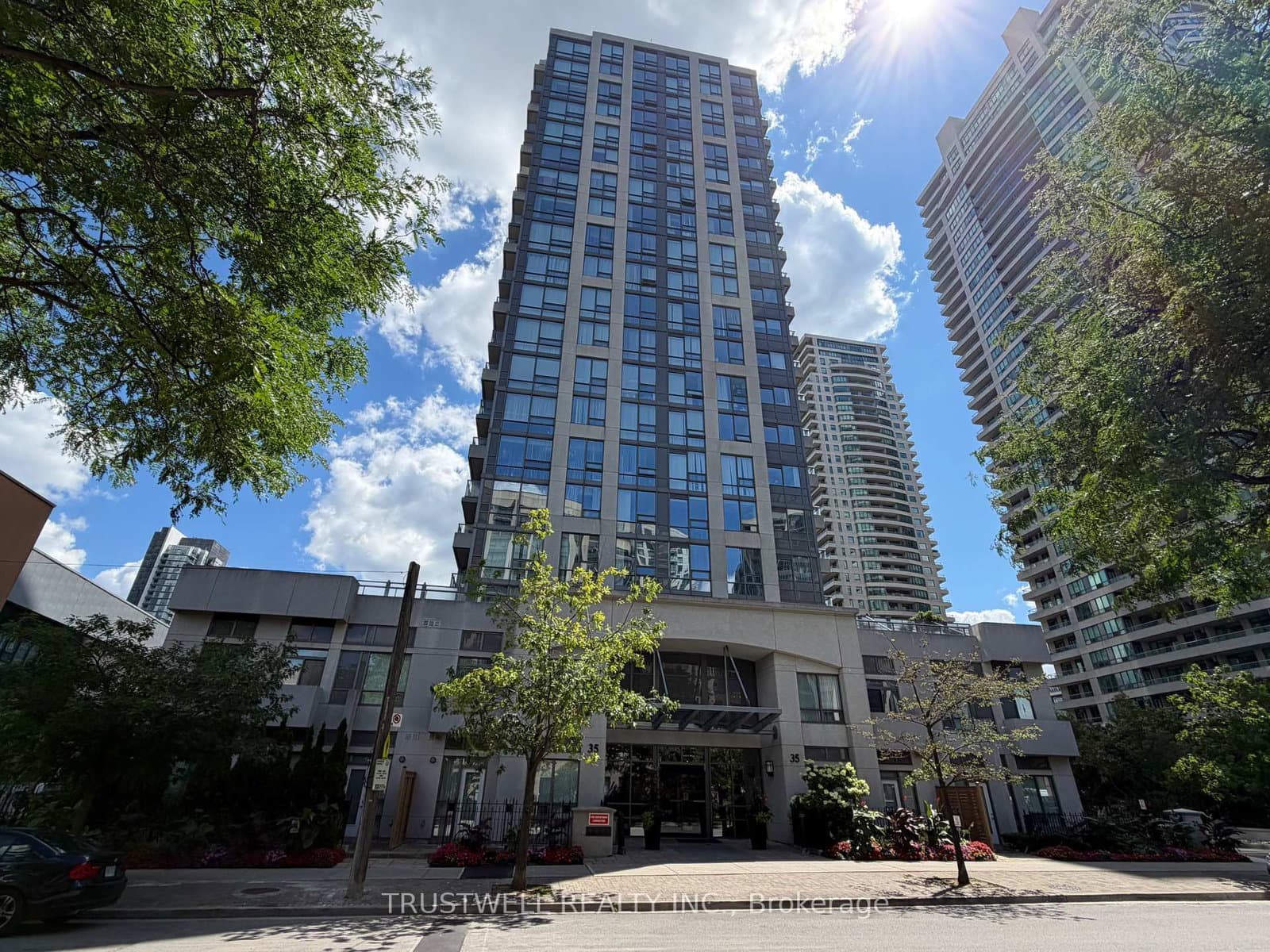 35 Hollywood Avenue, Unit 2120 - Image 1