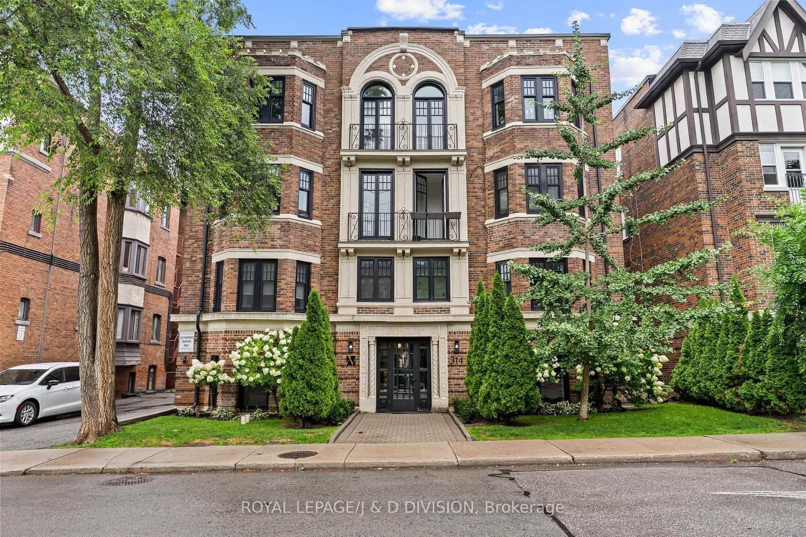 314 Lonsdale Road, Unit 4 - Image 2