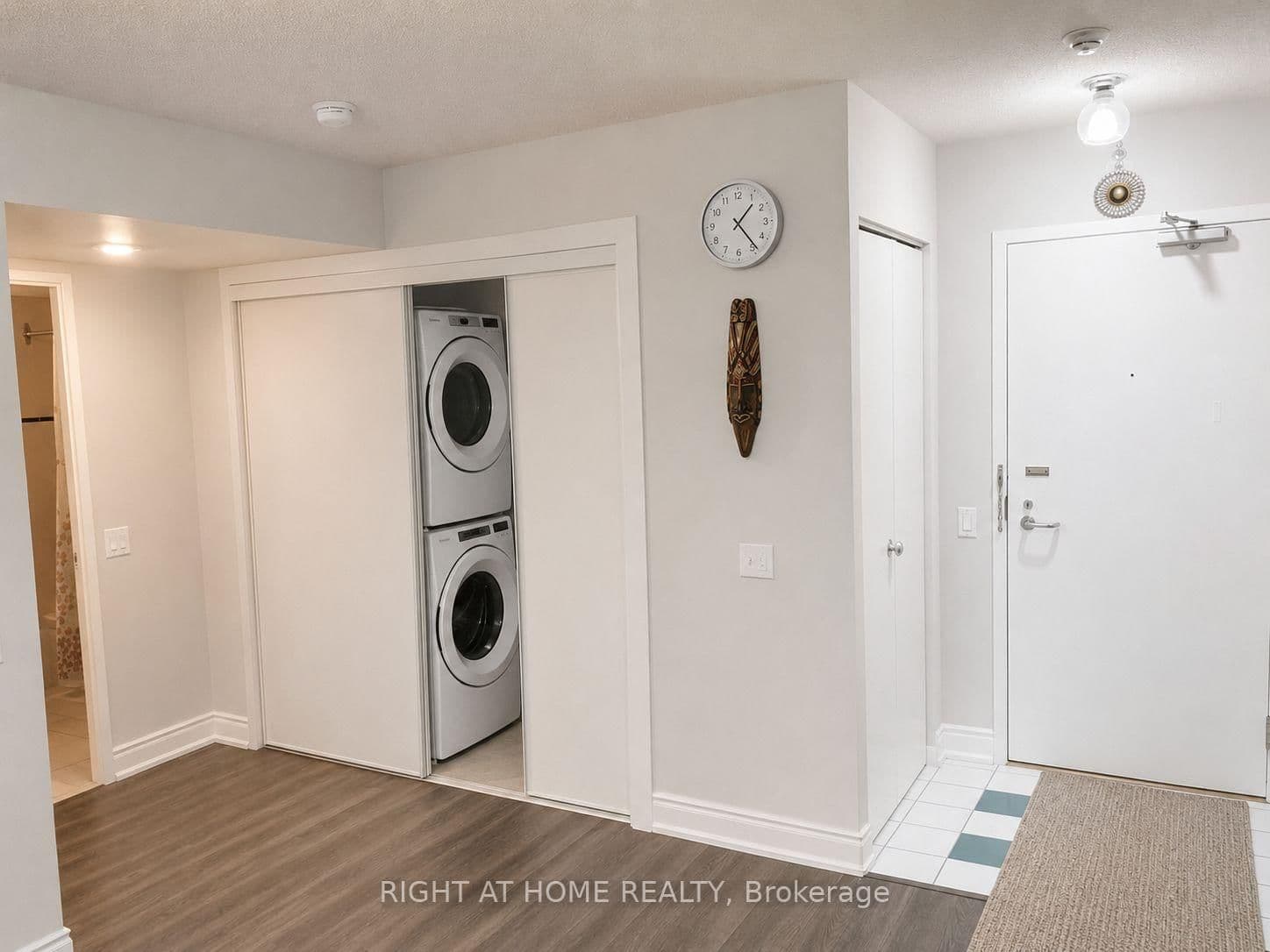 21 Overlea Boulevard, Unit 1202 - Image 4