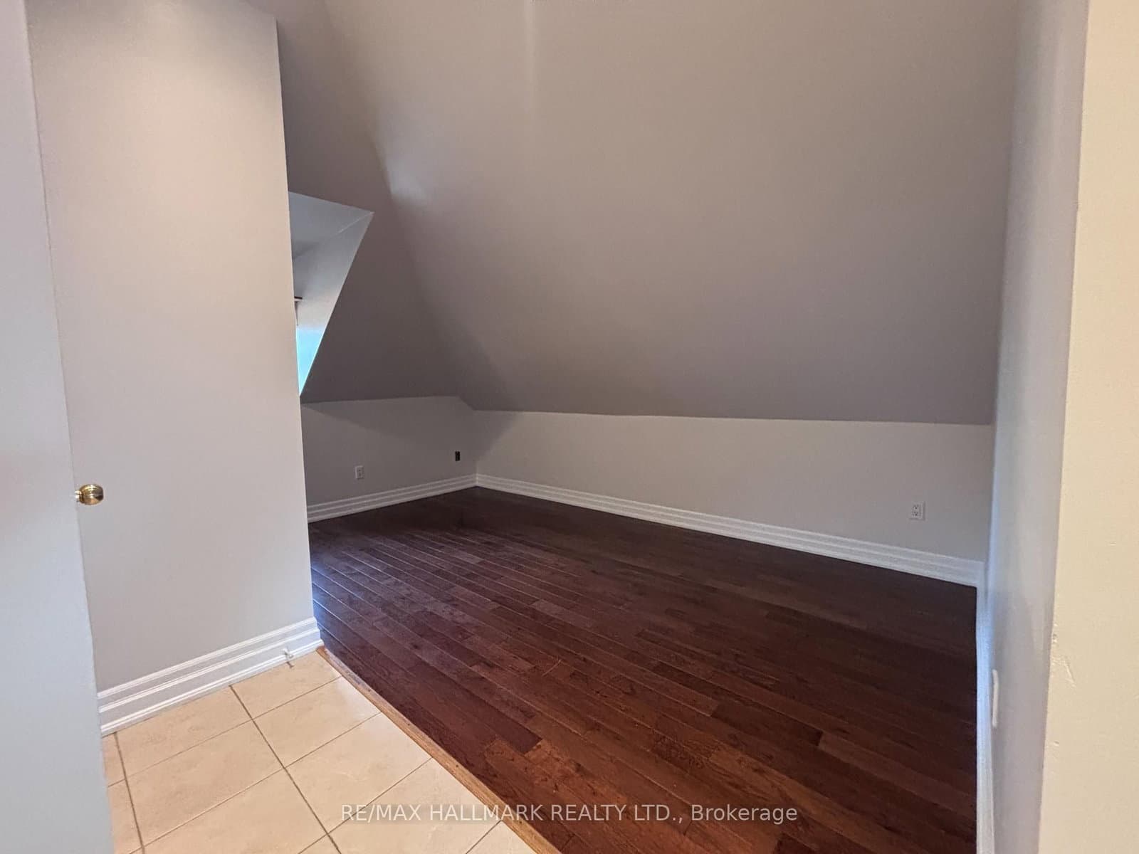 27 Delaware Avenue, Unit Loft - Image 4
