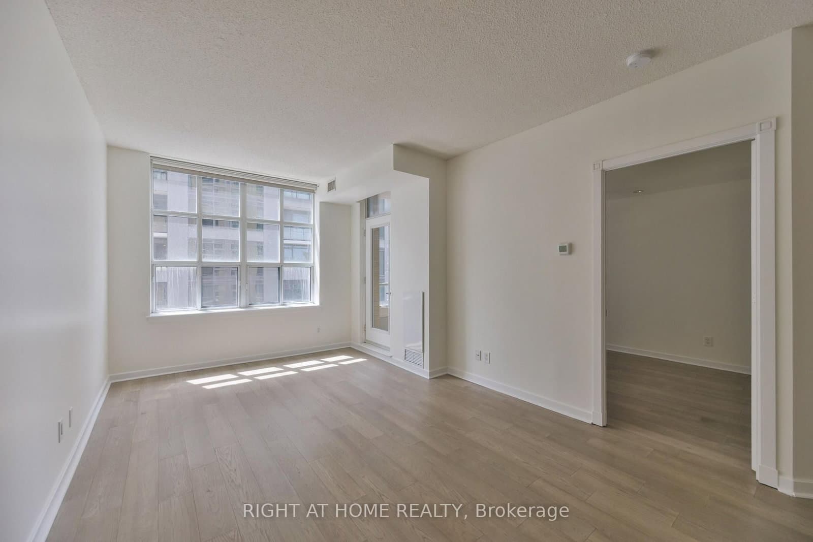 438 Richmond Street W, Unit 621 - Image 3