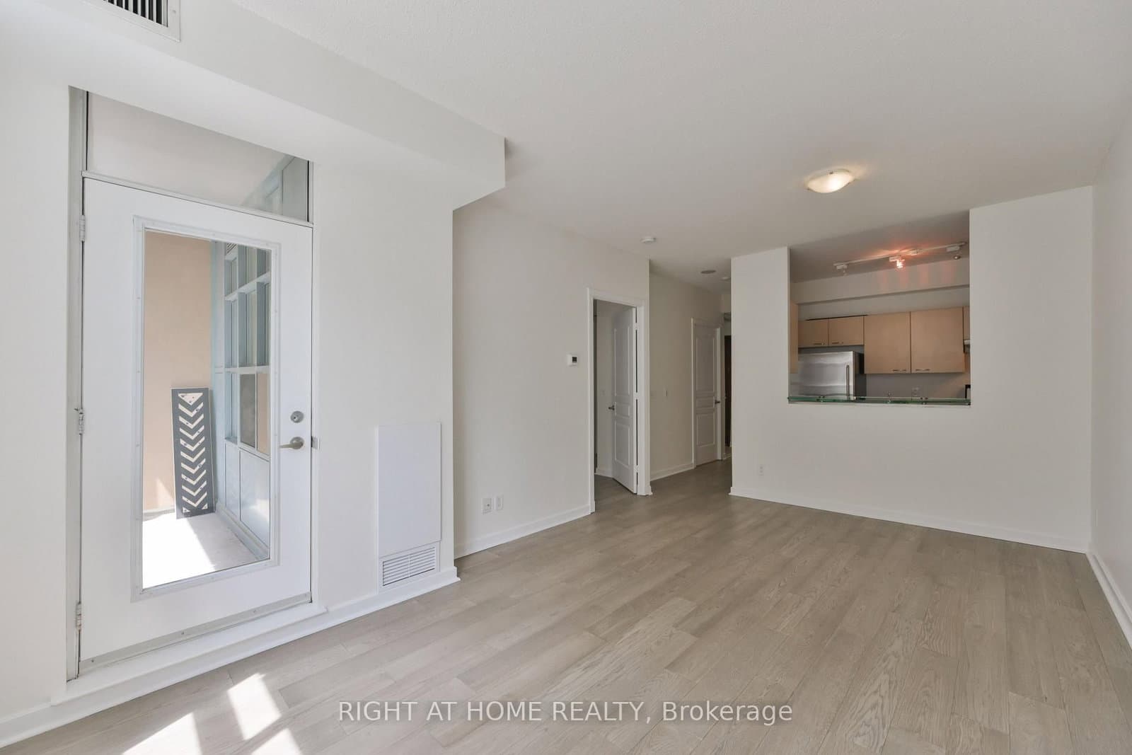 438 Richmond Street W, Unit 621 - Image 5