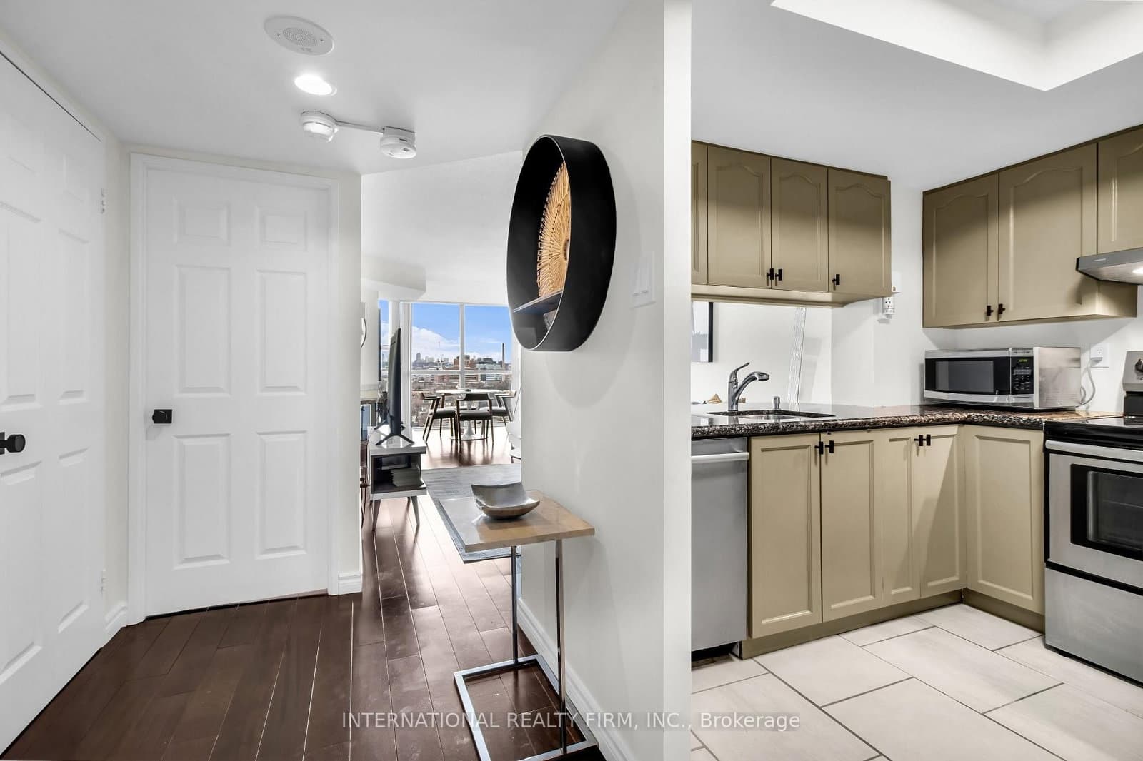 705 King Street W, Unit PH14 - Image 3
