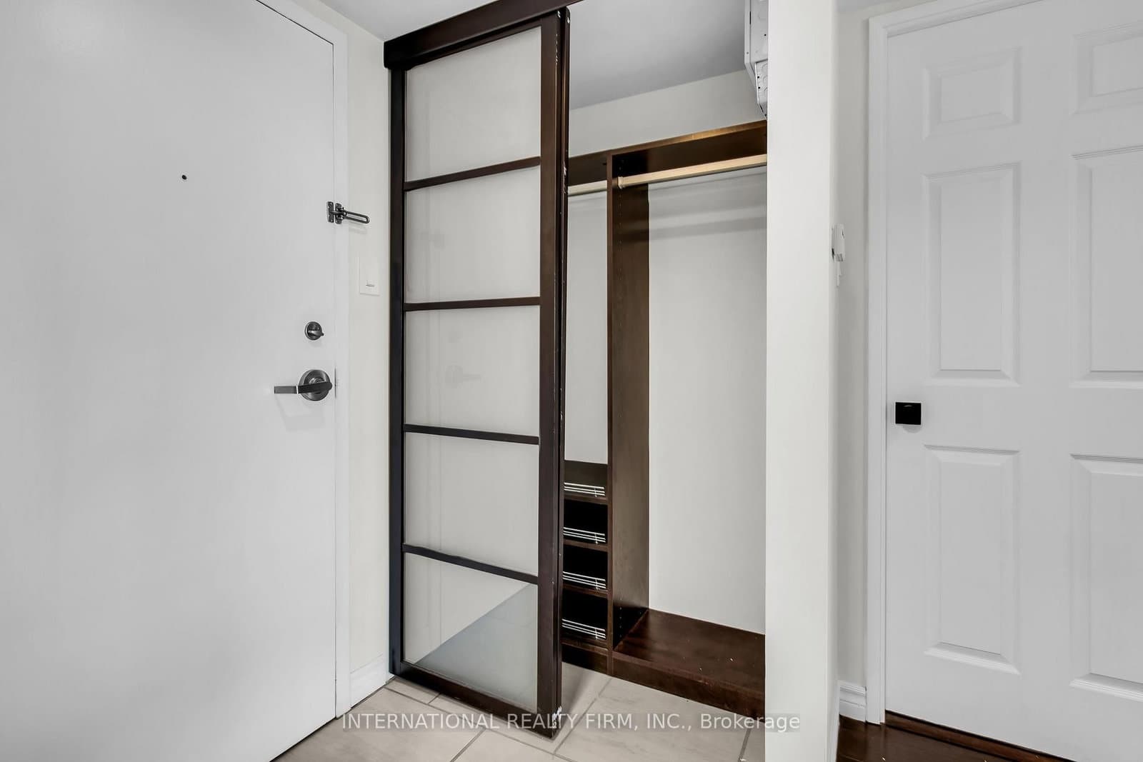705 King Street W, Unit PH14 - Image 4