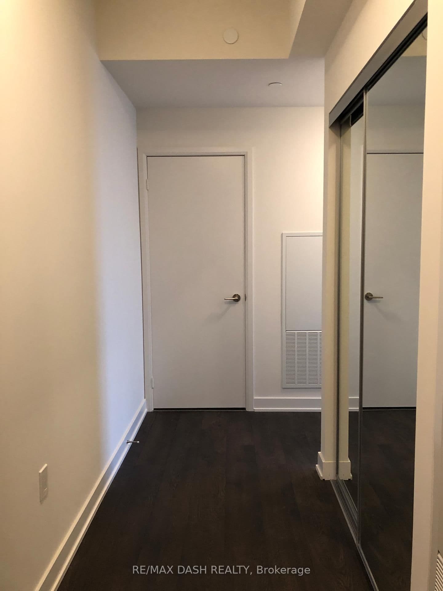 27 Bathurst Street, Unit 1504W - Image 2