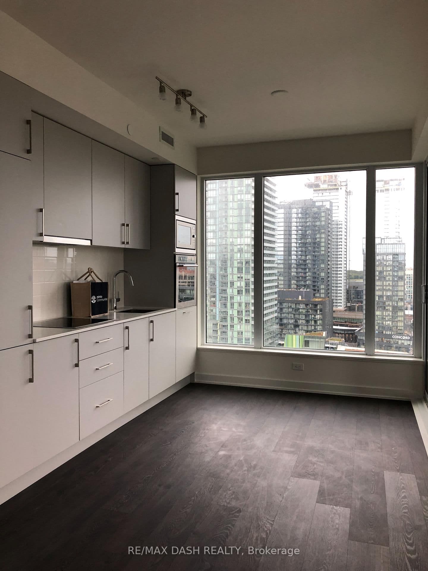 27 Bathurst Street, Unit 1504W - Image 3