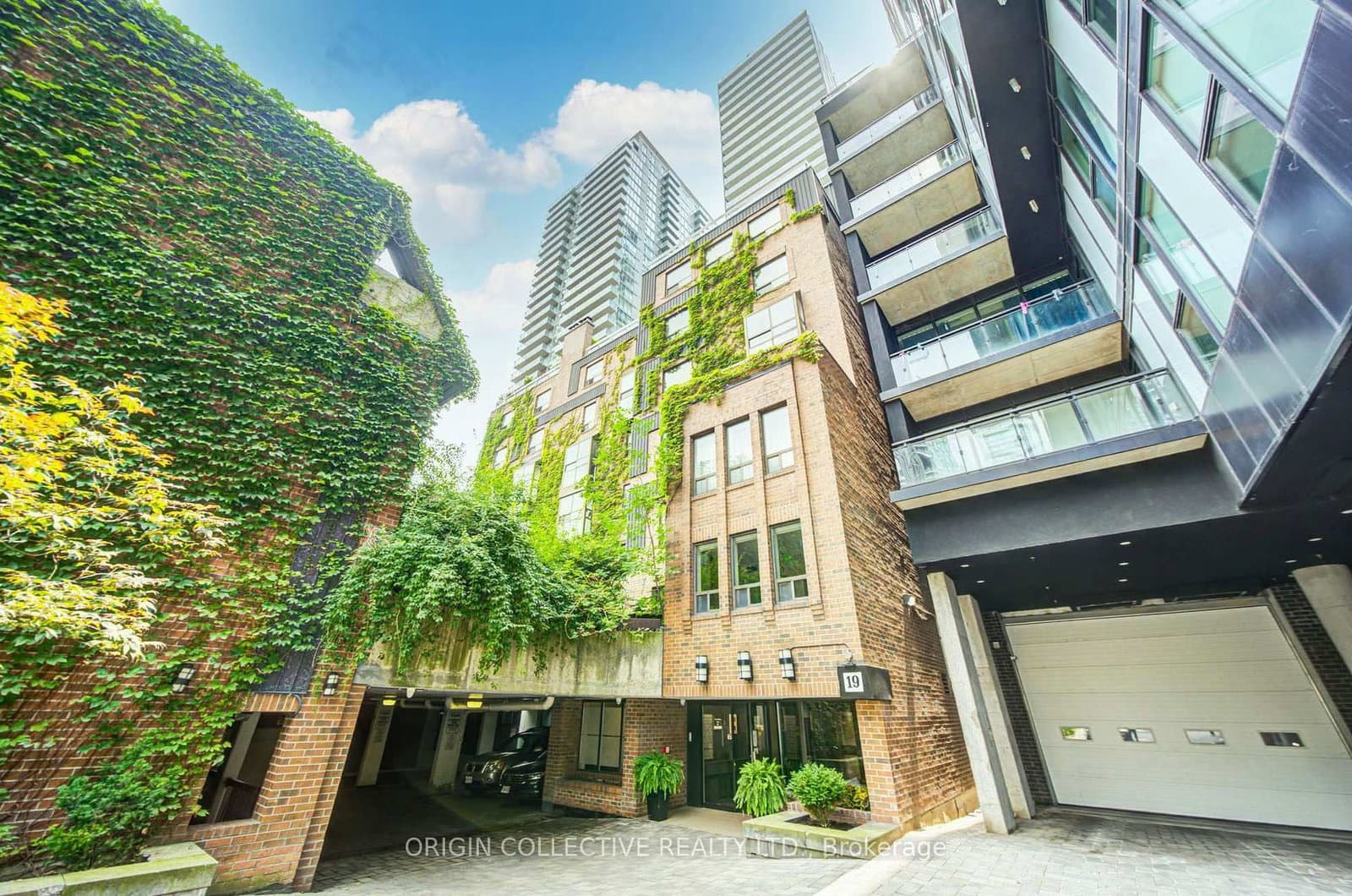 19 Dundonald Street, Unit 305 - Image 2