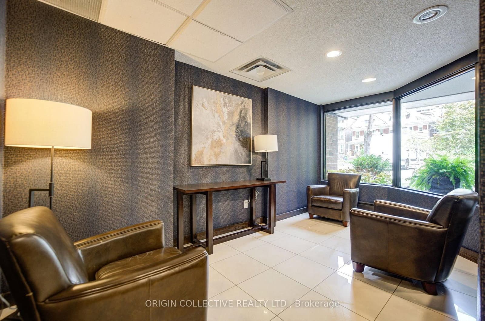 19 Dundonald Street, Unit 305 - Image 4