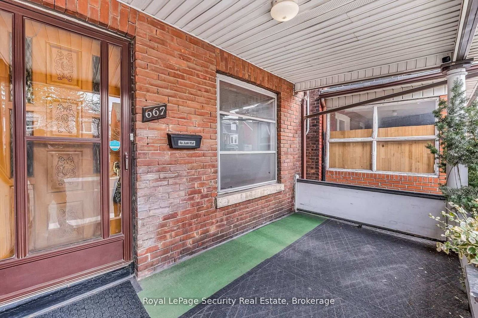 667 Ossington Avenue - Image 3