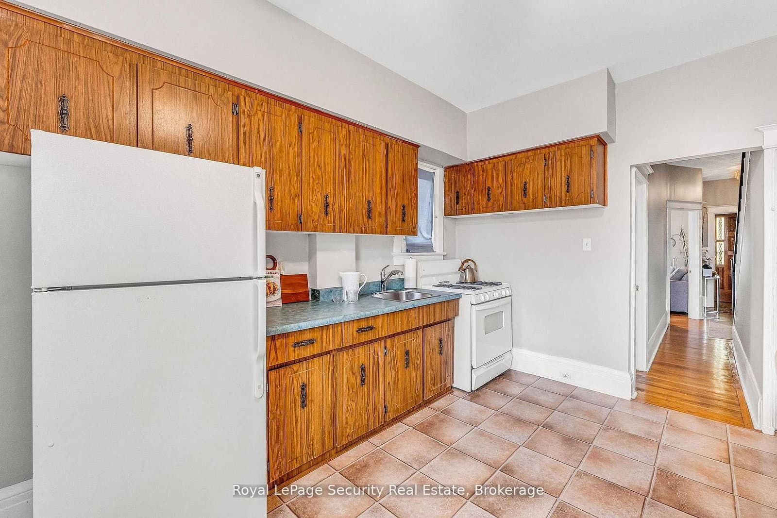 667 Ossington Avenue - Image 6