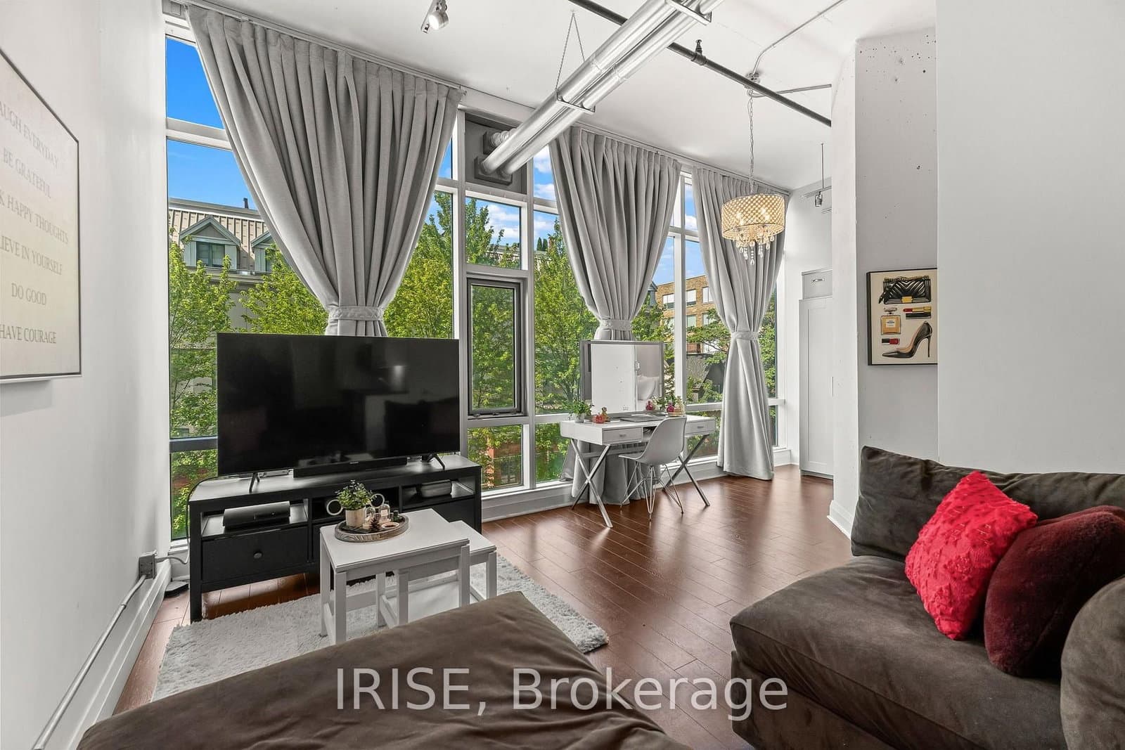 477 Richmond Street W, Unit 305