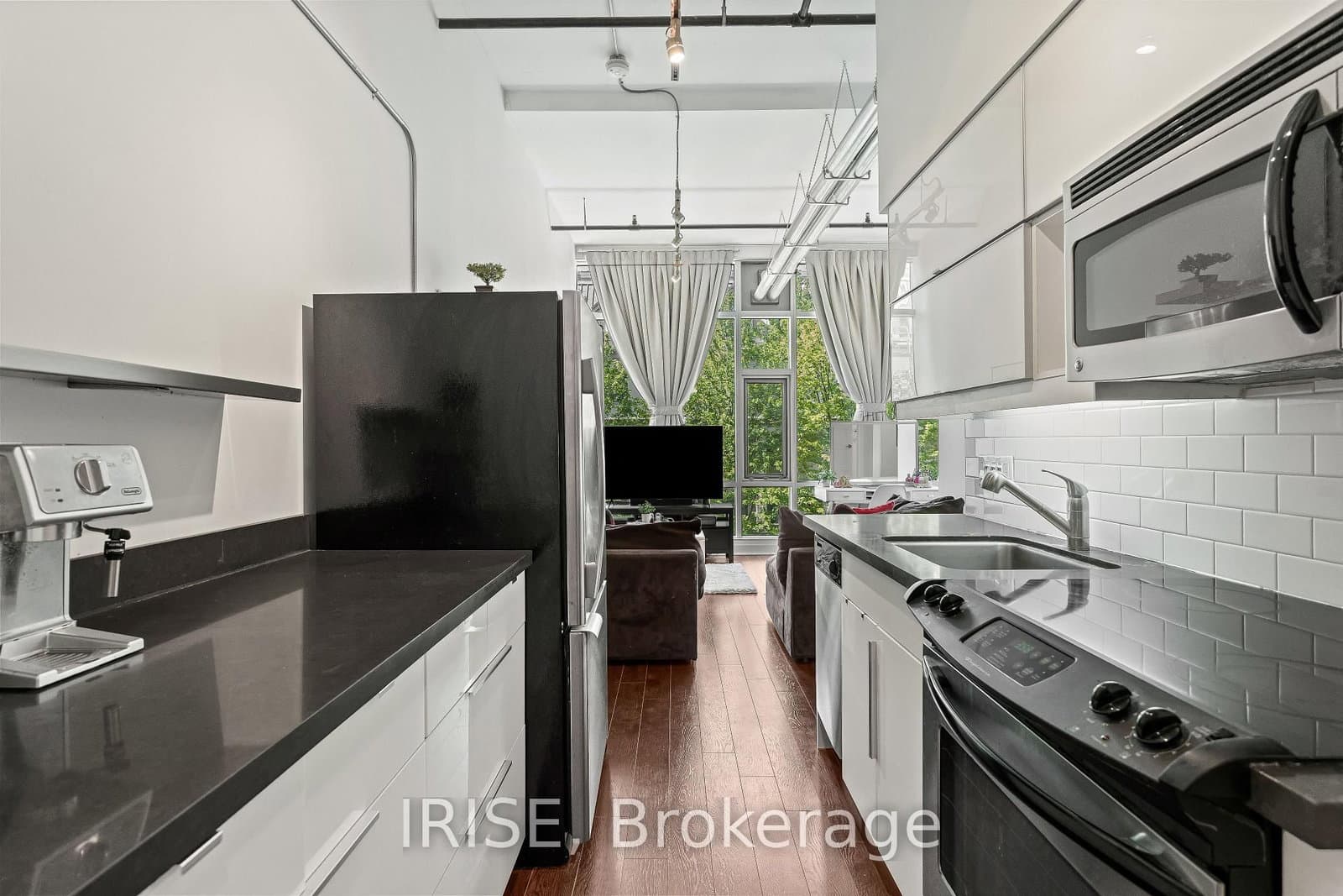 477 Richmond Street W, Unit 305 - Image 2