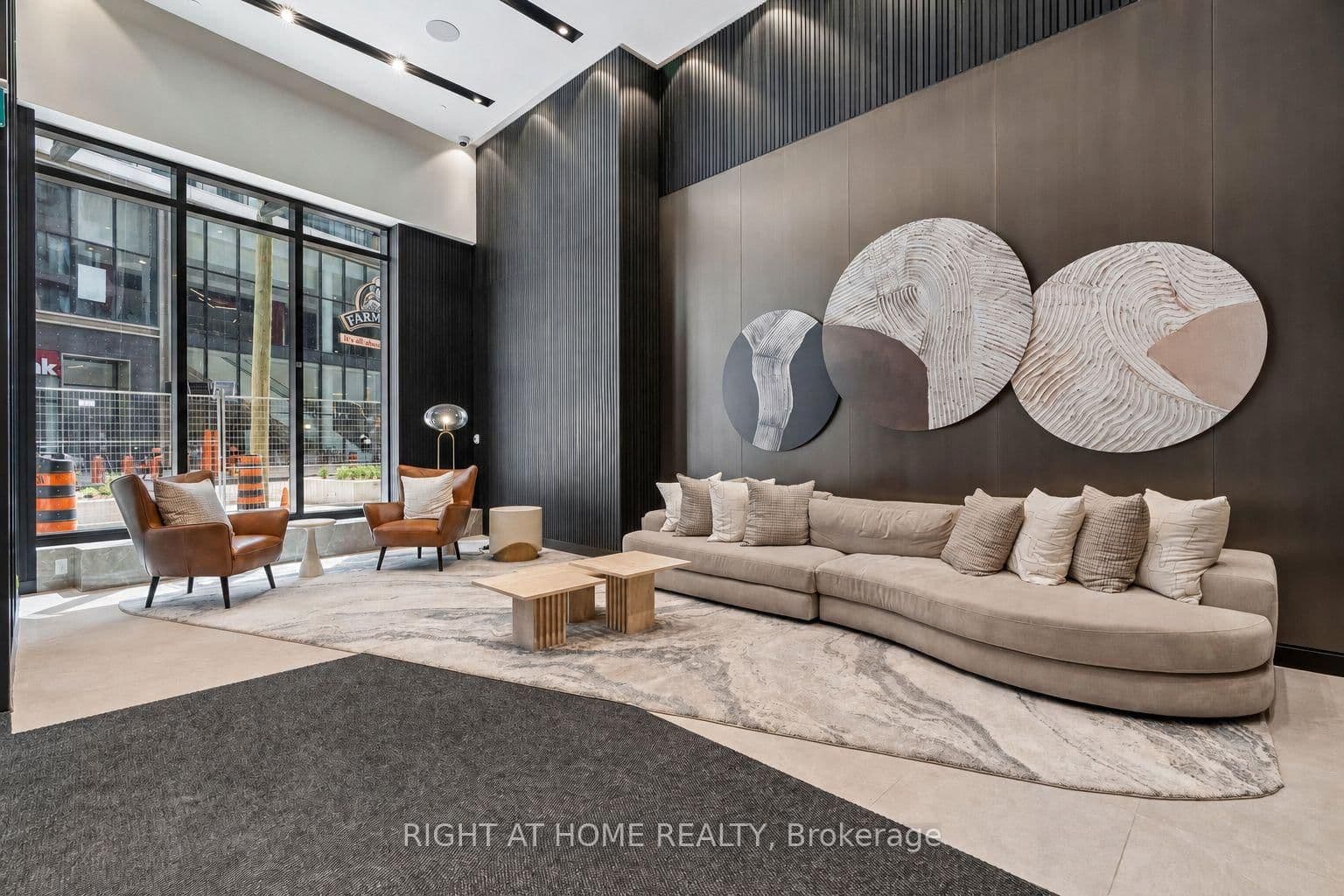 20 Soudan Avenue, Unit PH03 - Image 2