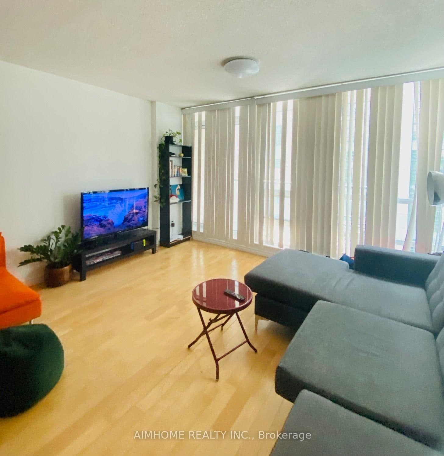 263 Wellington Street W, Unit 1206 - Image 6