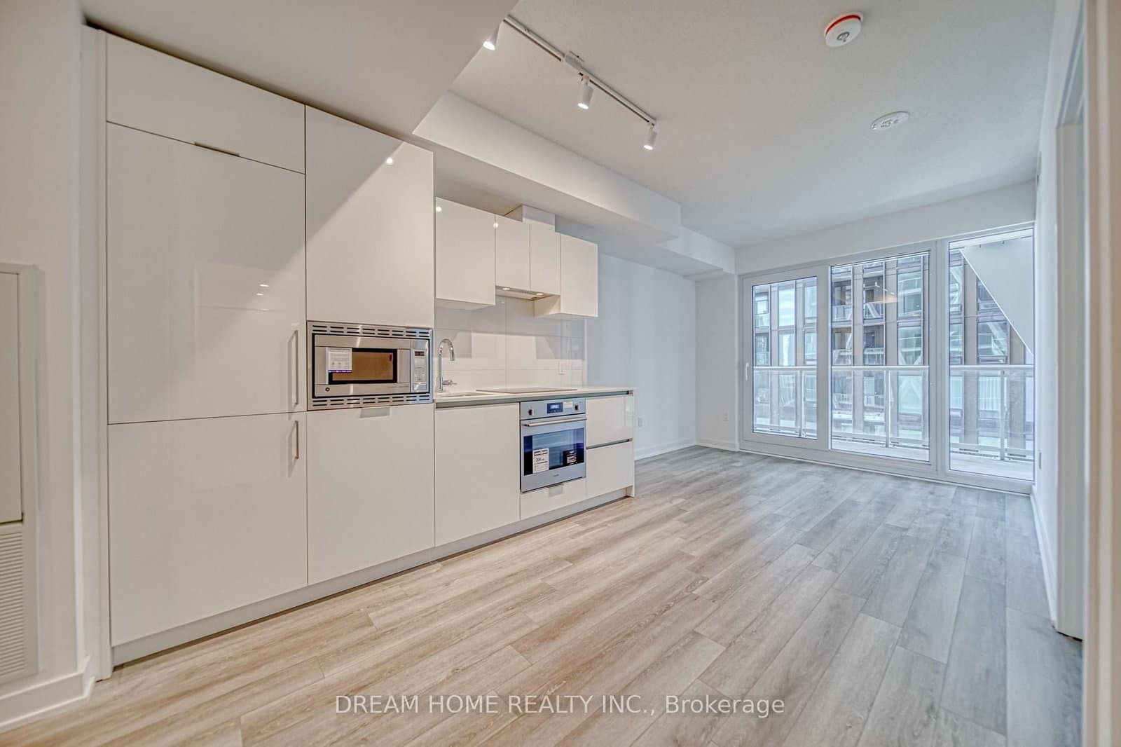 230 Simcoe Street, Unit 1921 - Image 5