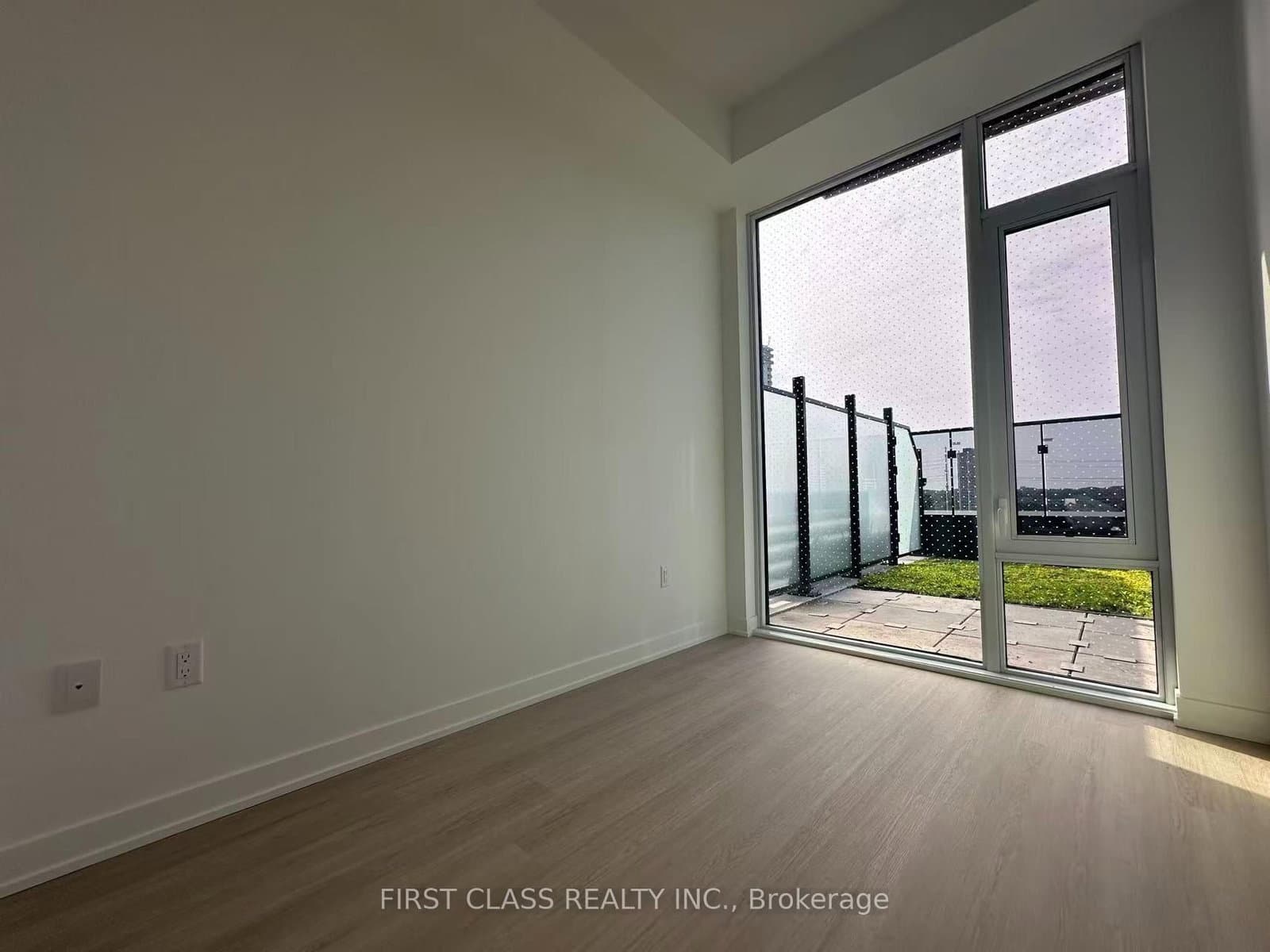 15 David Salomon Drive, Unit 703 - Image 4