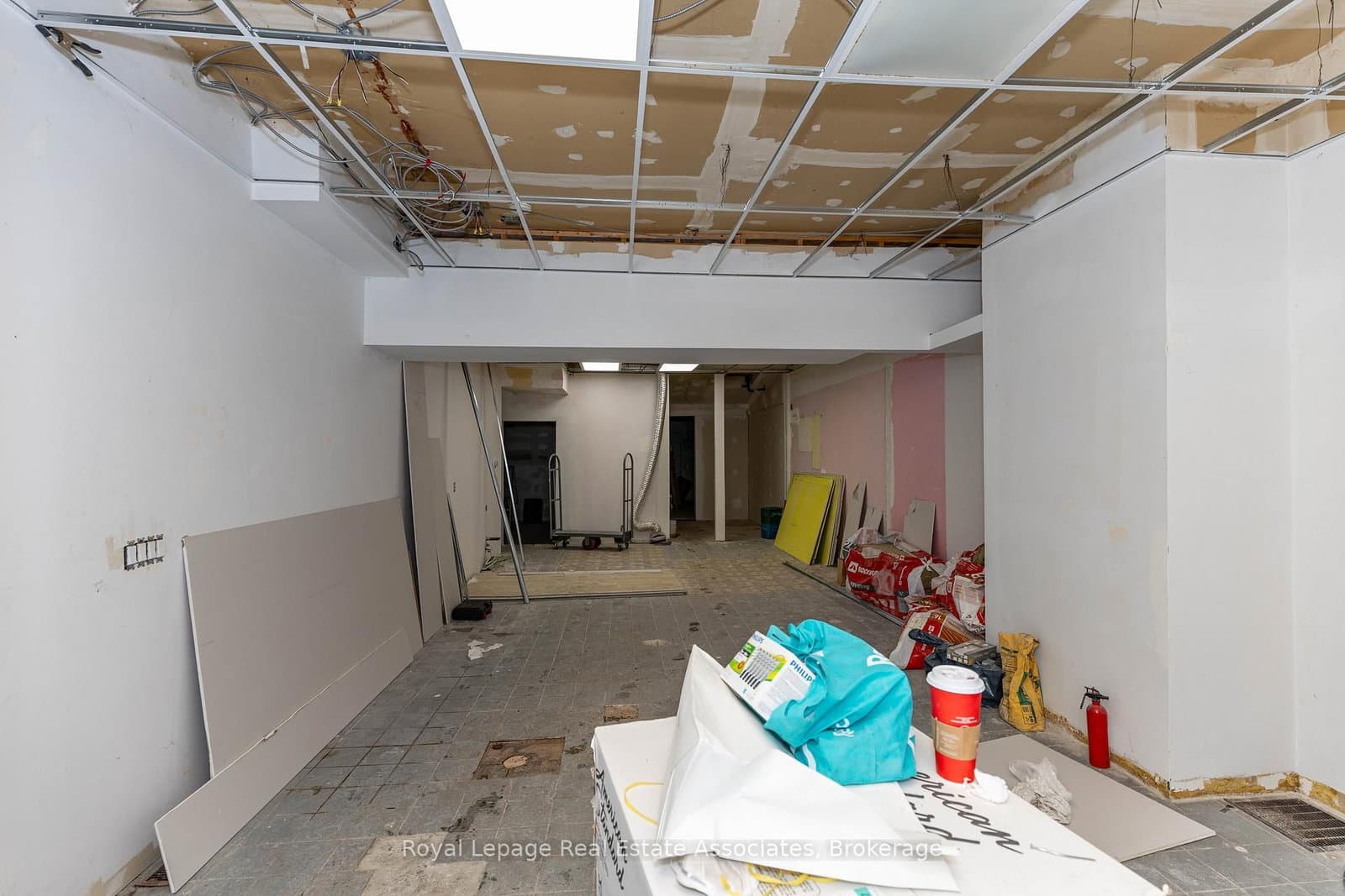 198 Bathurst Street - Image 3