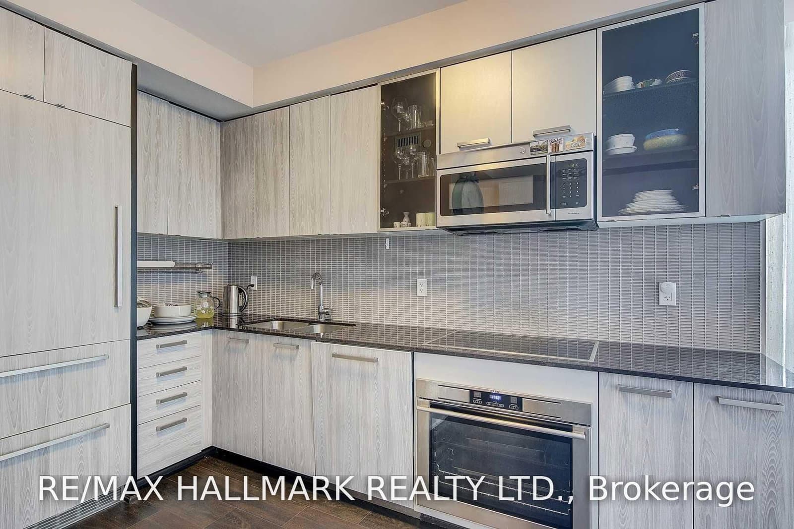 5162 Yonge Street, Unit LPH303 - Image 5