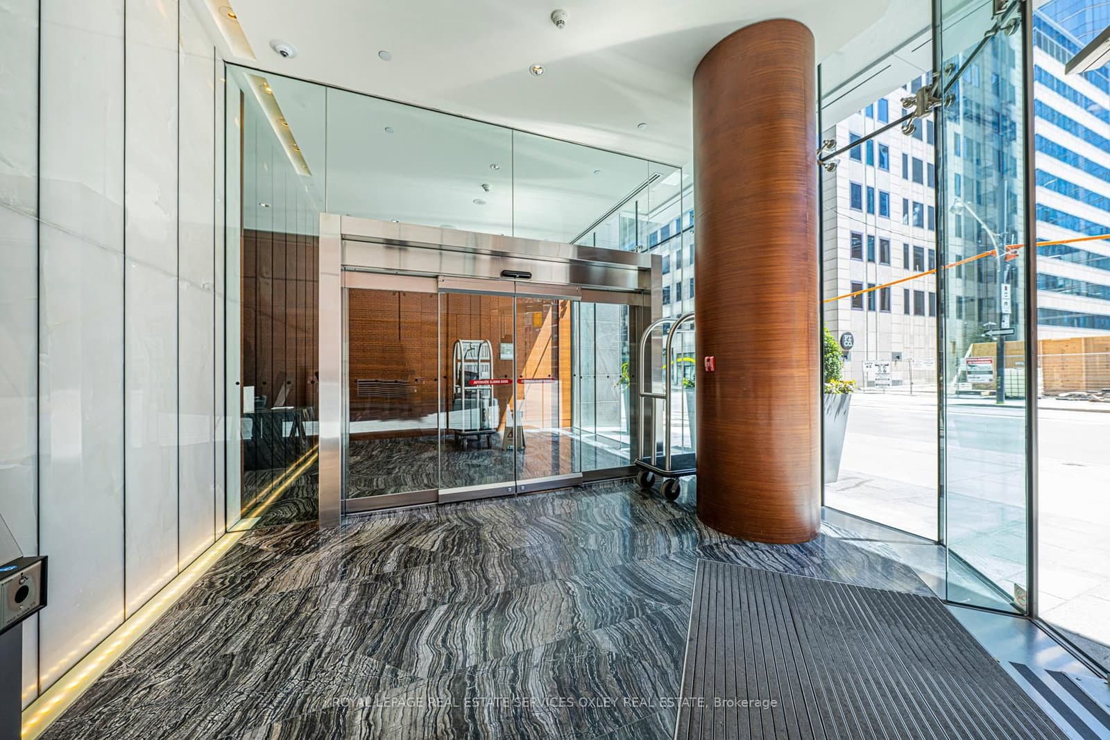 180 UNIVERSITY Avenue, Unit 4708 - Image 3
