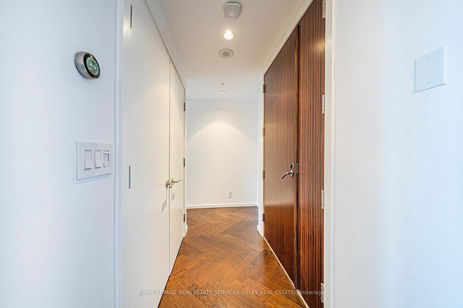 180 UNIVERSITY Avenue, Unit 4708 - Image 4
