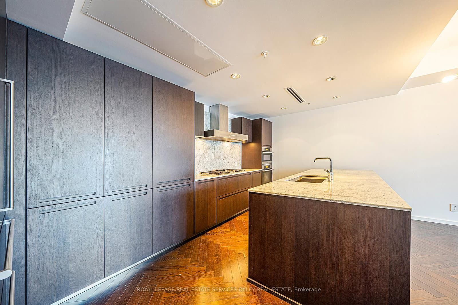 180 UNIVERSITY Avenue, Unit 4708 - Image 5