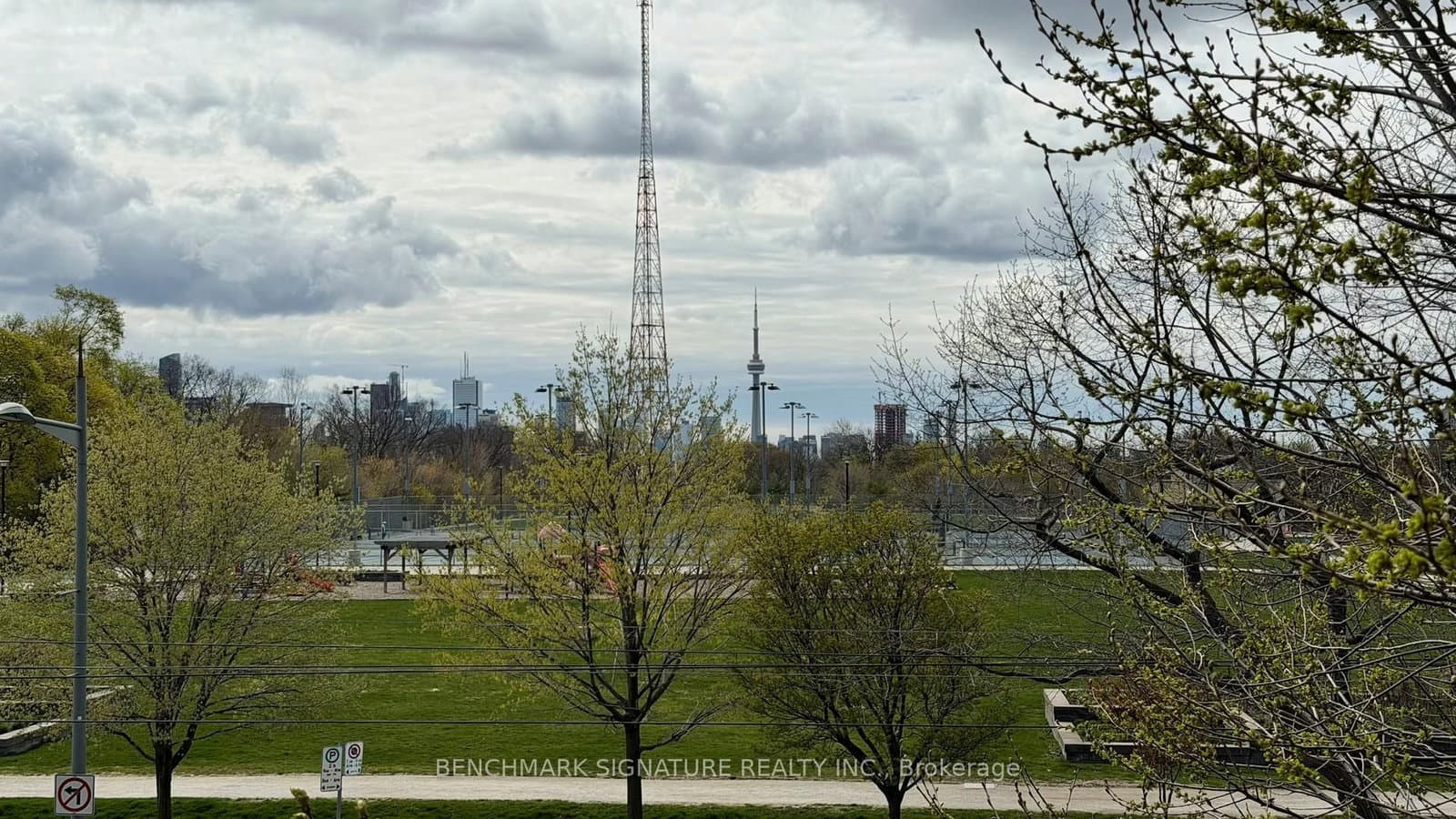 6 Parkwood Avenue, Unit Th106 - Image 1