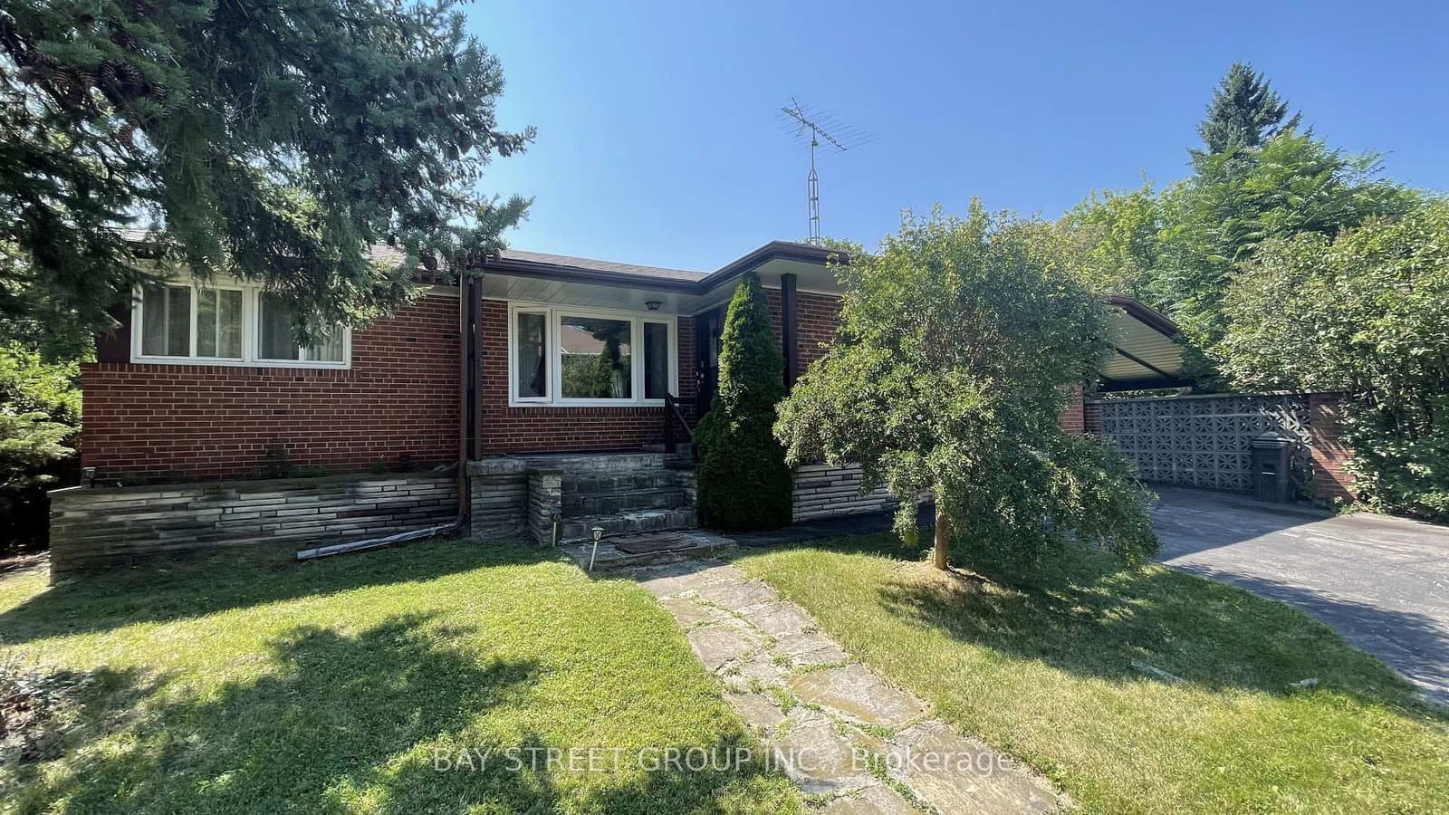 260 Moore Park Avenue - Image 2