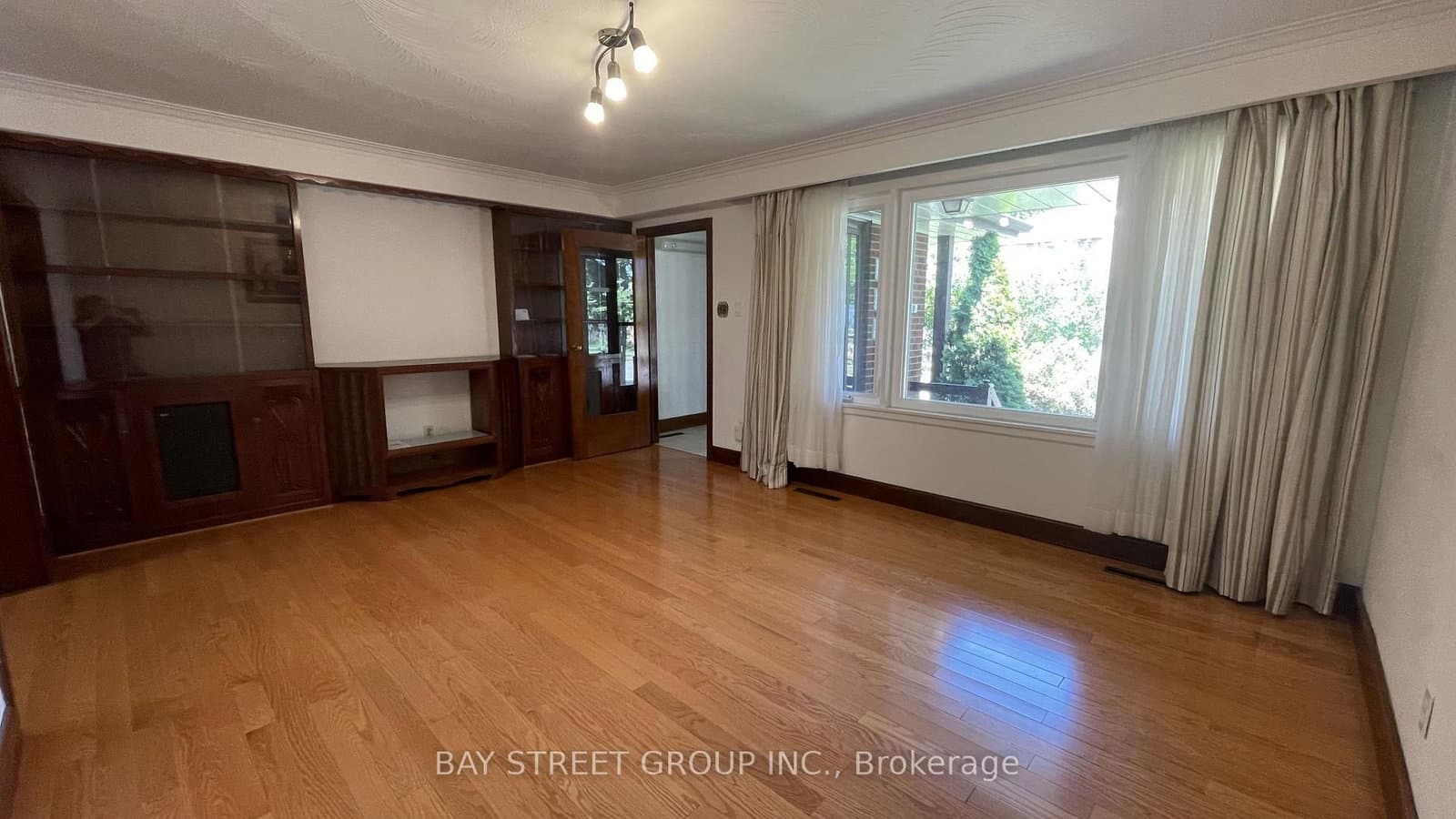 260 Moore Park Avenue - Image 4