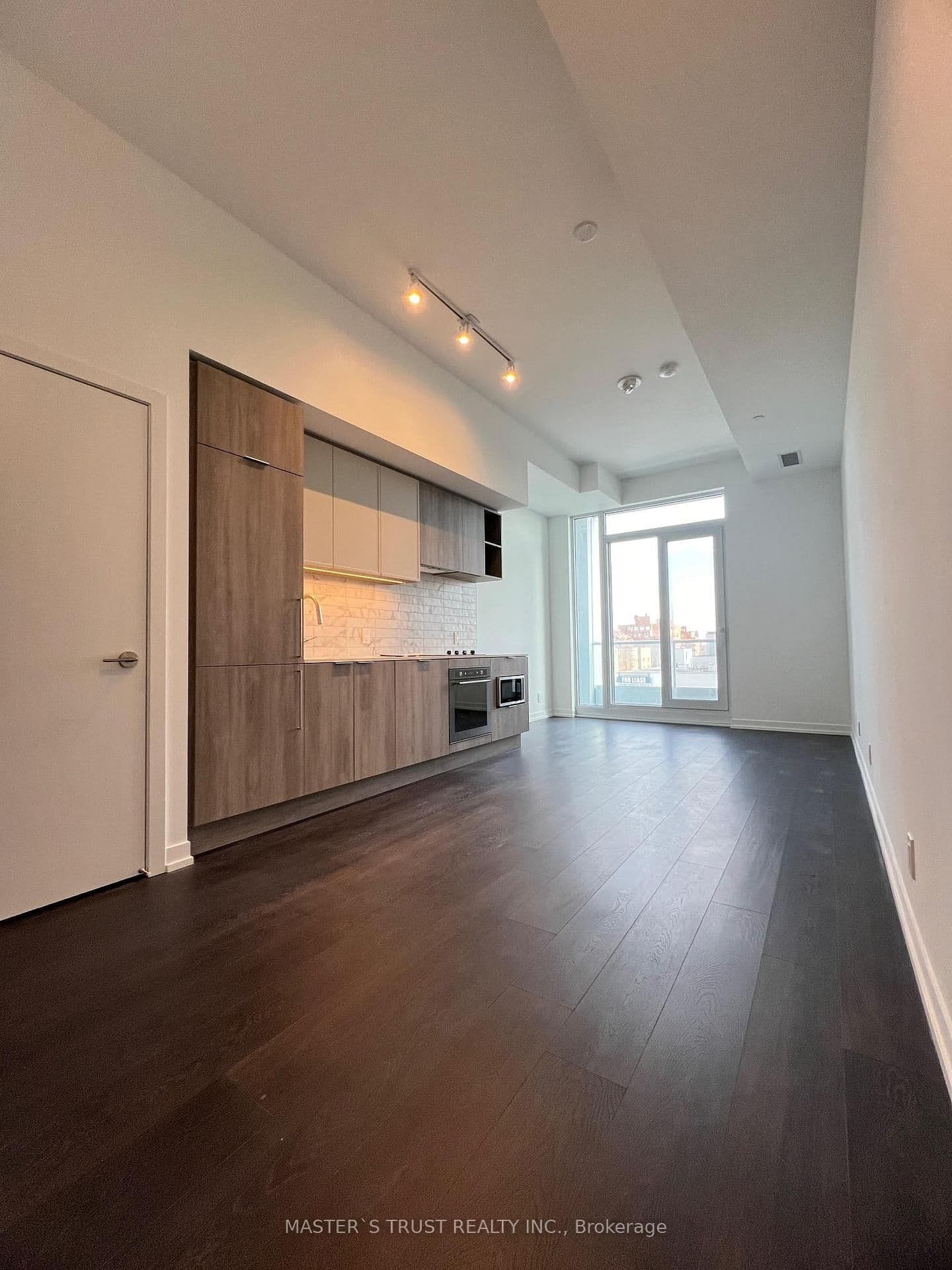 2020 Bathurst Street, Unit 931 - Image 5