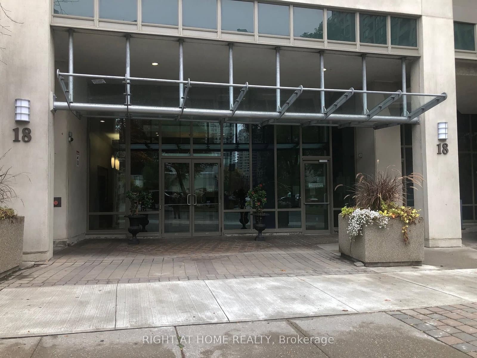 18 Parkview Avenue, Unit 603 - Image 2