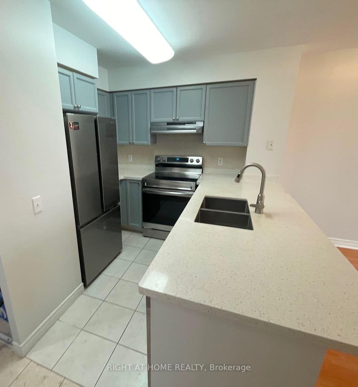 18 Parkview Avenue, Unit 603 - Image 6