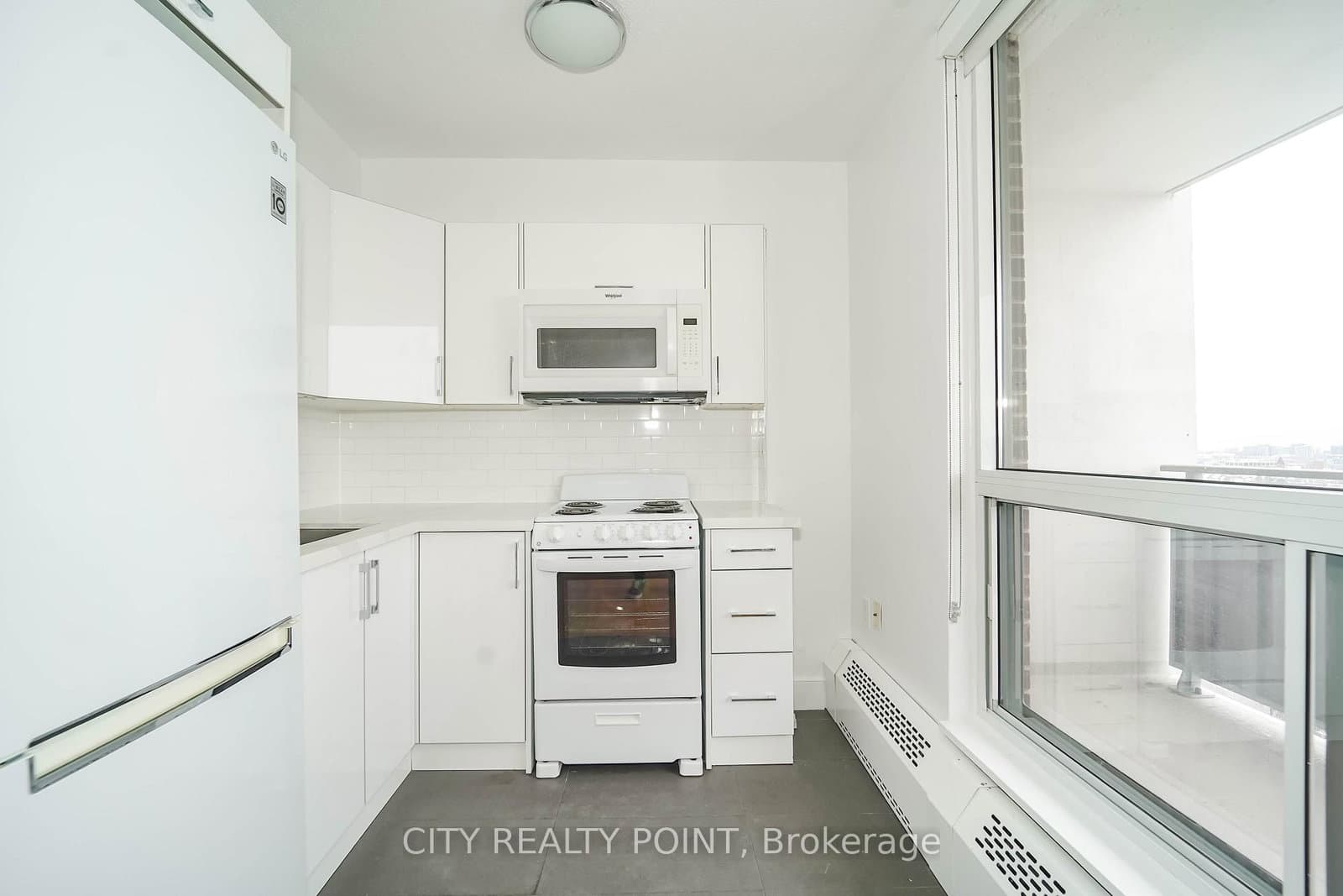 666 Spadina Avenue, Unit 1007 - Image 4
