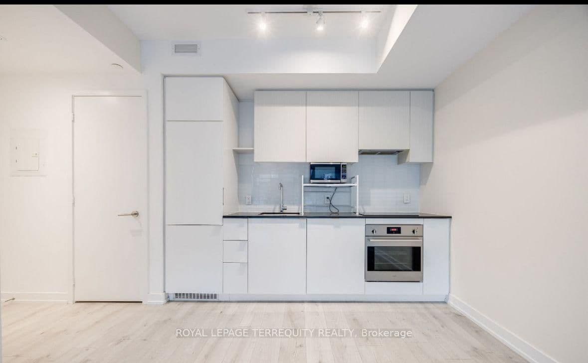 161 Roehampton Avenue, Unit 330 - Image 2