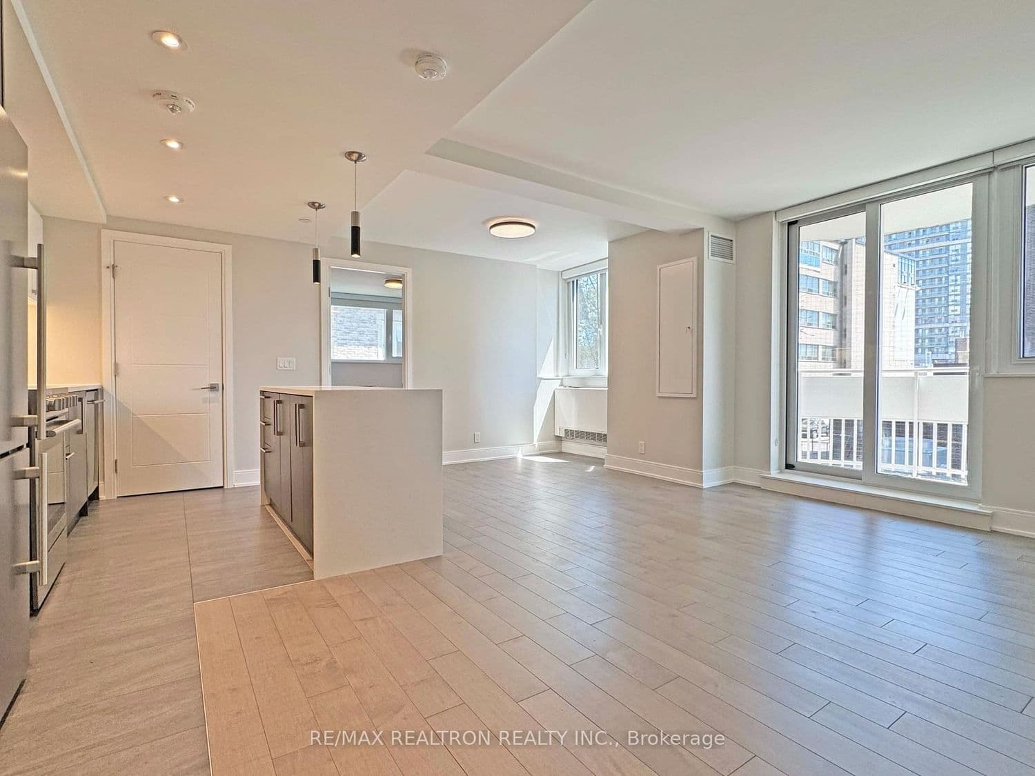 11 Walmer Road, Unit 301 - Image 3