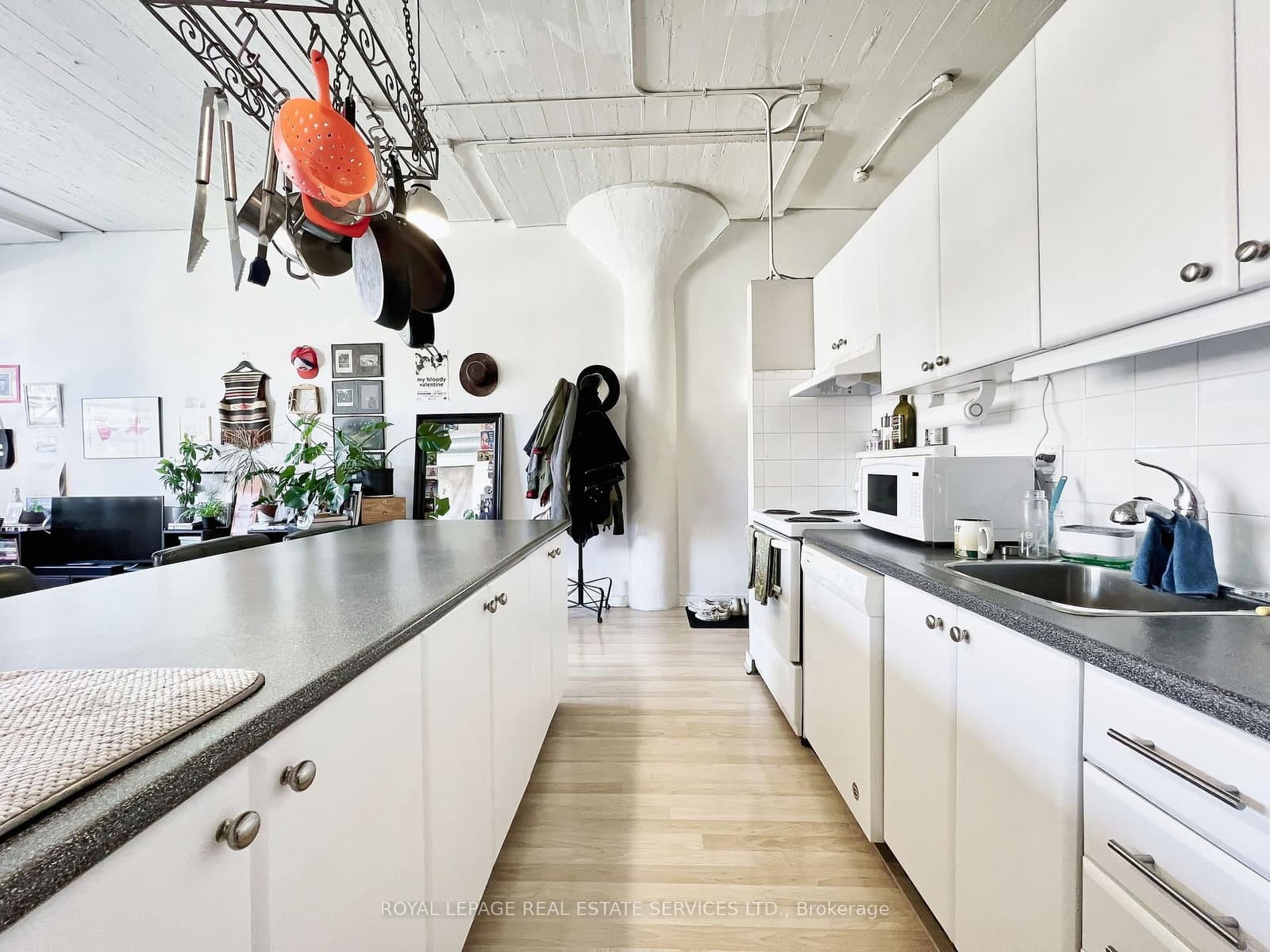 365 Dundas Street E, Unit 201 - Image 4