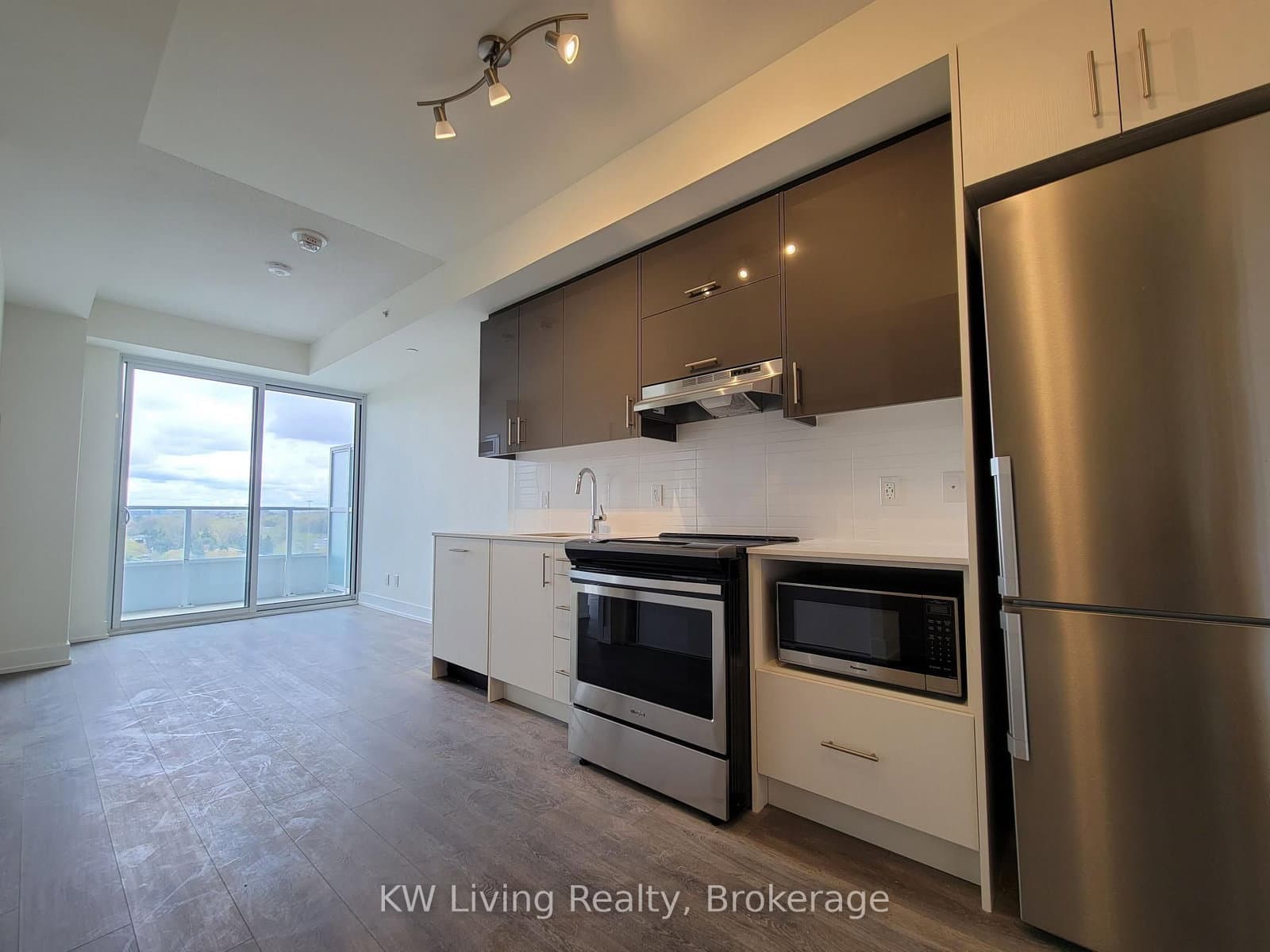 180 Fairview Mall Drive, Unit 1807 - Image 2