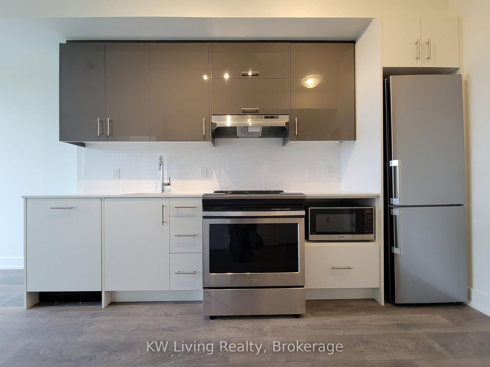 180 Fairview Mall Drive, Unit 1807 - Image 4