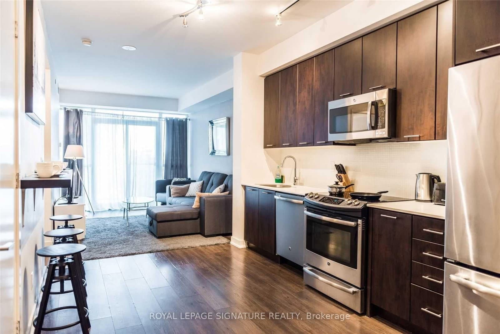 50 Bruyeres Mews, Unit 809 - Image 4
