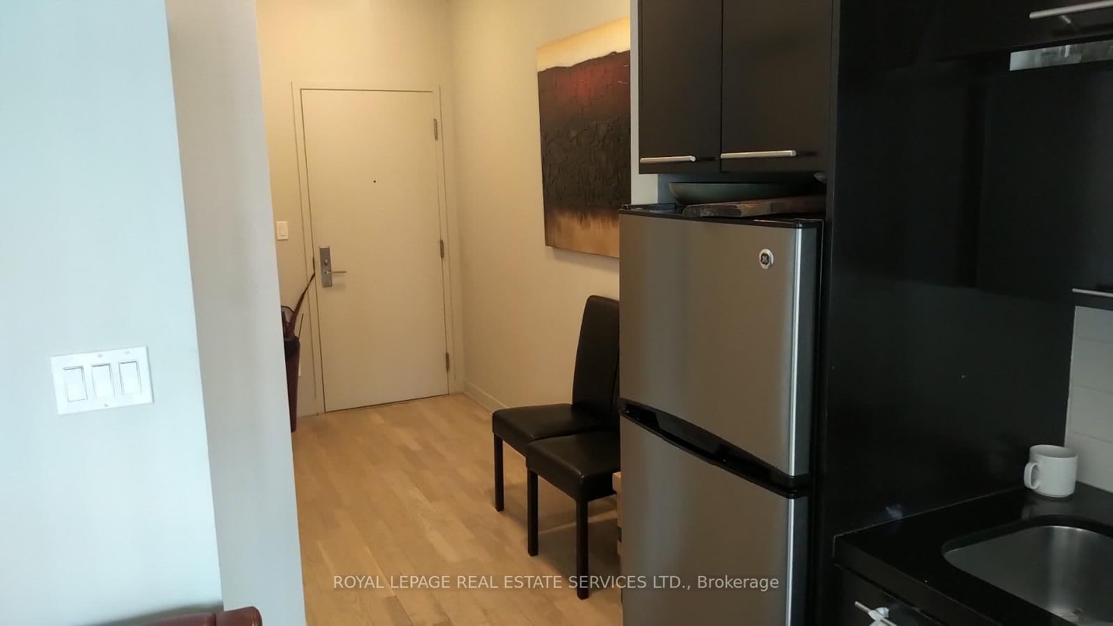 126 Simcoe Street, Unit 1609 - Image 4
