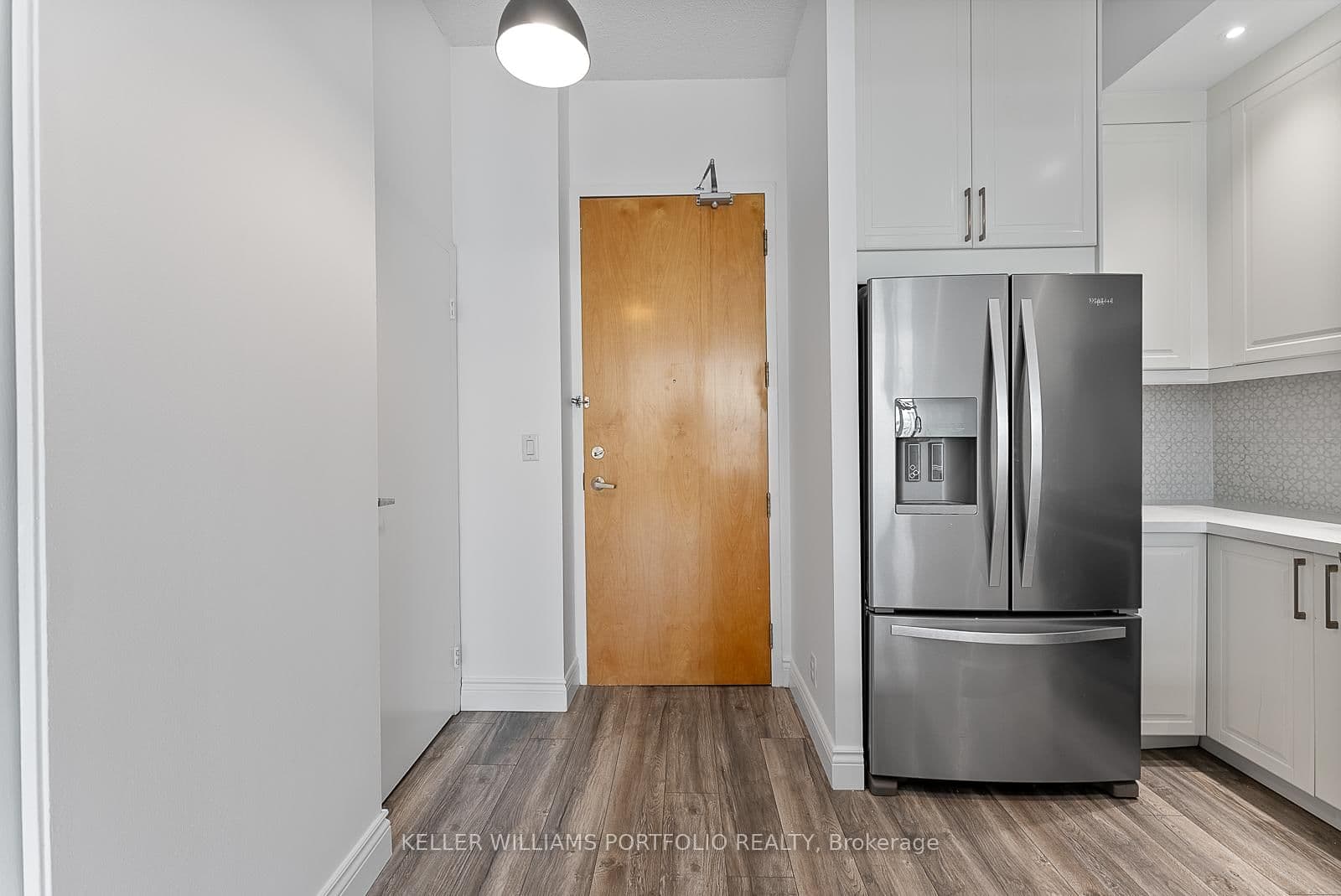 388 Richmond Street W, Unit 918 - Image 5