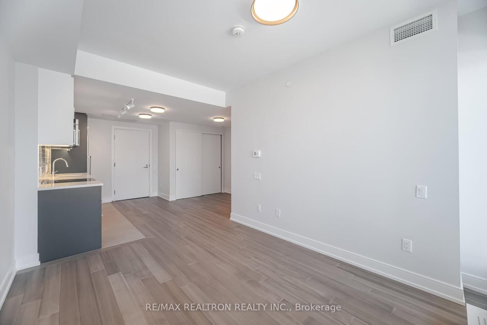 664 Spadina Avenue, Unit 1005 - Image 4