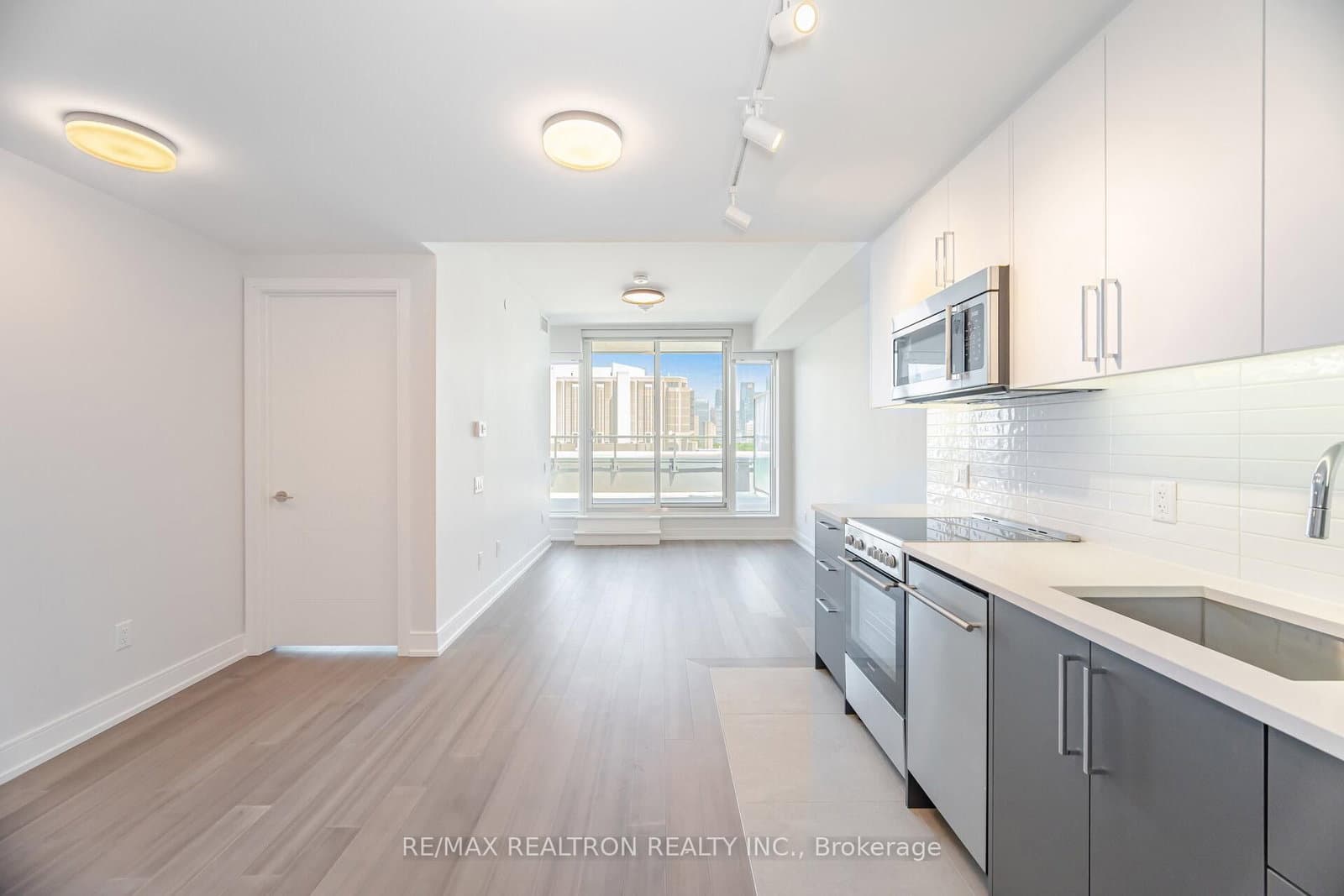 664 Spadina Avenue, Unit 1005 - Image 6