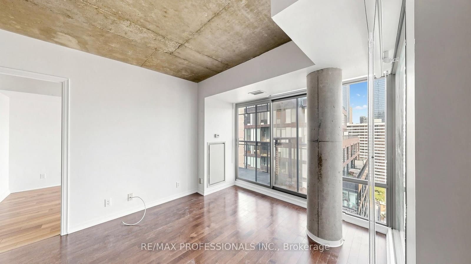 22 Wellesley Street E, Unit 2008 - Image 4