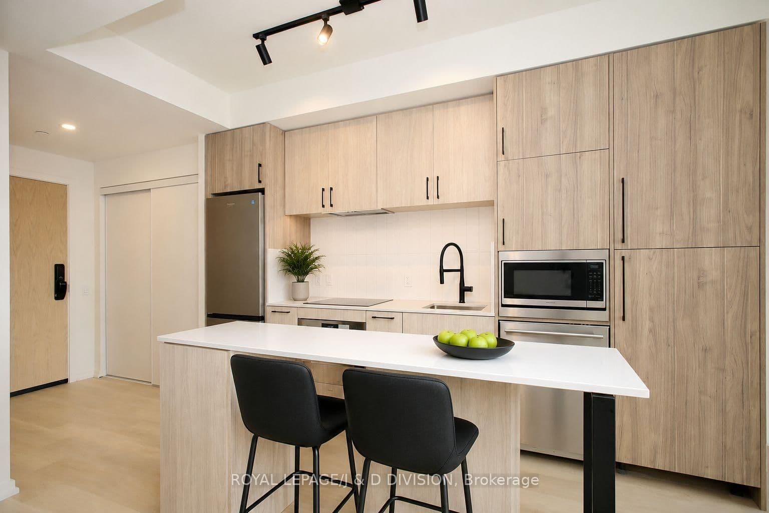109 Erskine Avenue, Unit 1304 - Image 4