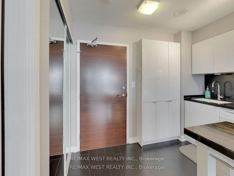 15 Iceboat Terrace, Unit 1110 - Image 2