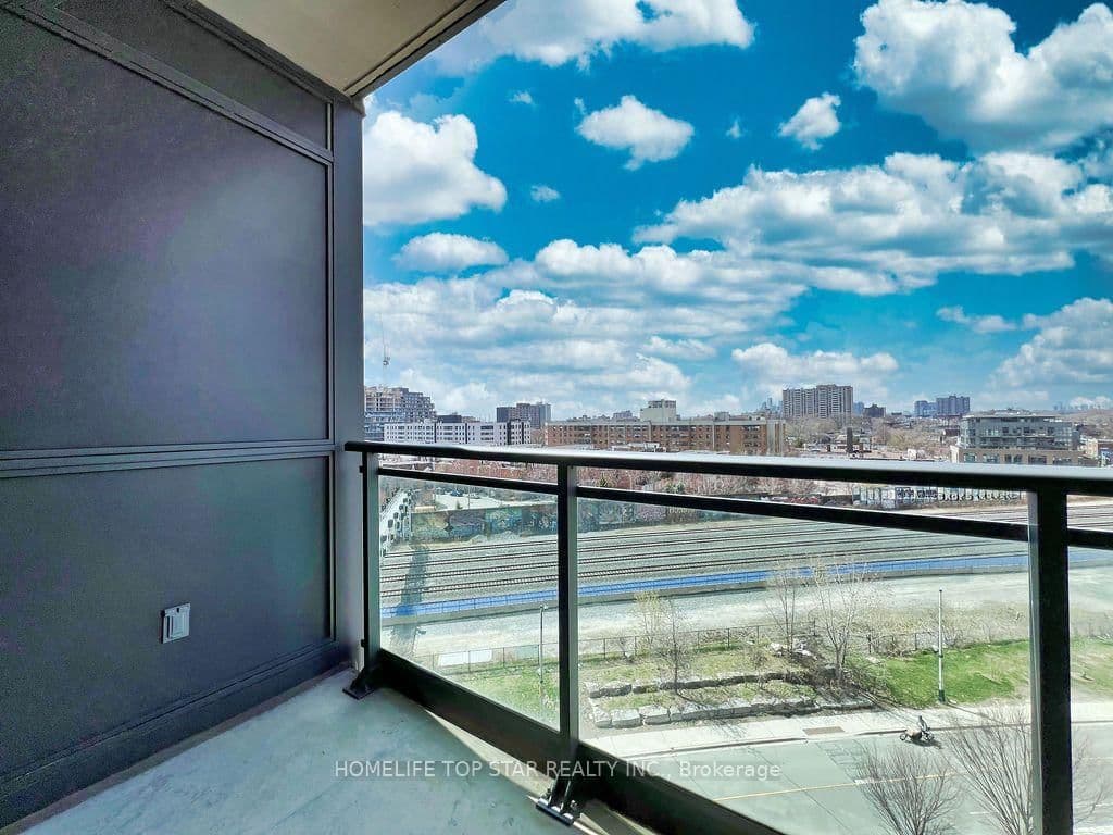 1171 NW Queen Street W, Unit 913 - Image 1