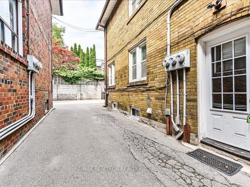 1130 Avenue Road, Unit 3 - Image 2