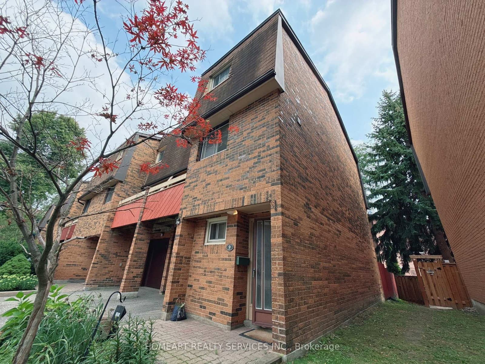 9 Poets Walkway - Image 1