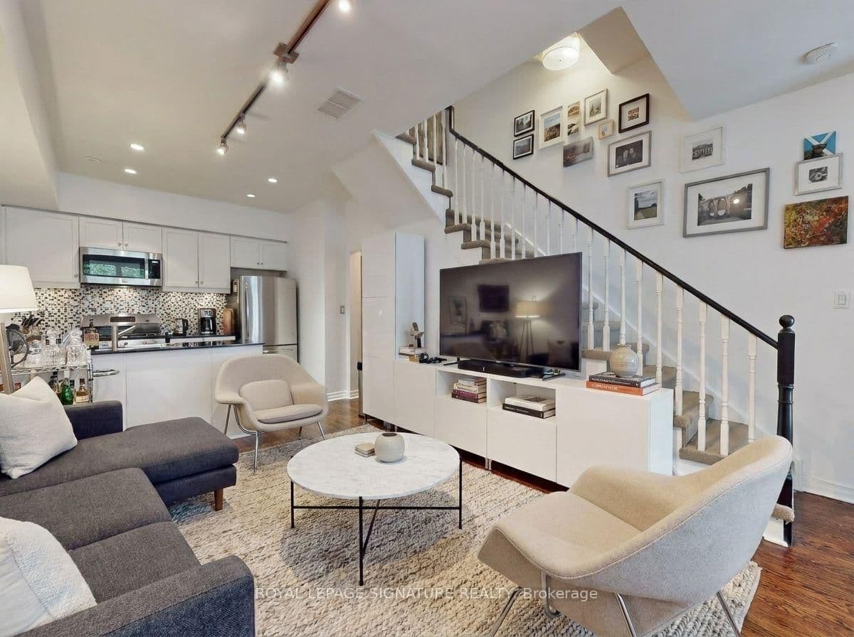 6 Wellesley Place, Unit 42 - Image 2