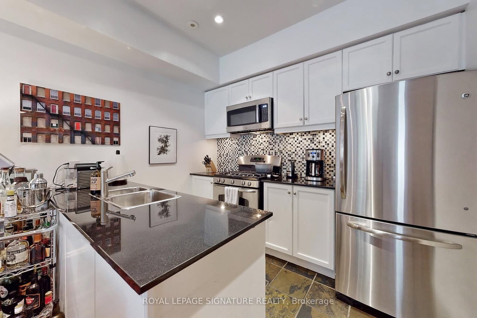 6 Wellesley Place, Unit 42 - Image 4